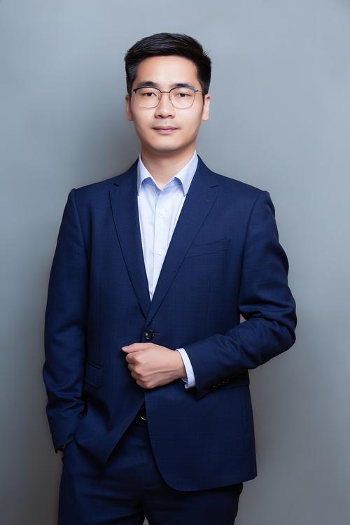 岳赣暖 创意策略总监